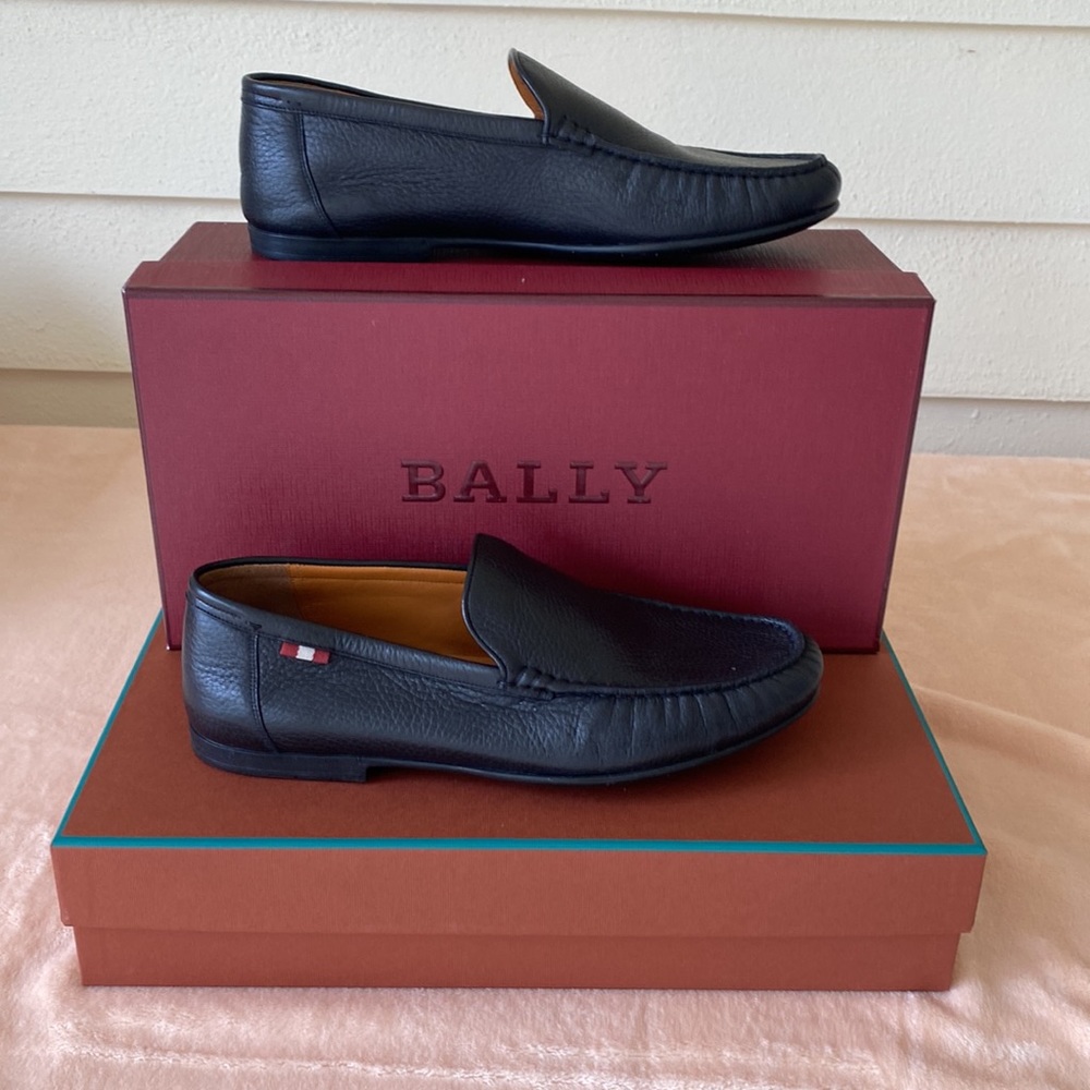 Bally - black leather loafers